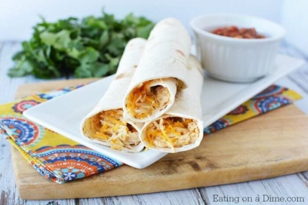 Get dinner on the table with very little effort thanks to these Easy Slow Cooker Meals for busy moms. Find over 20 recipes that are delicious and so easy.