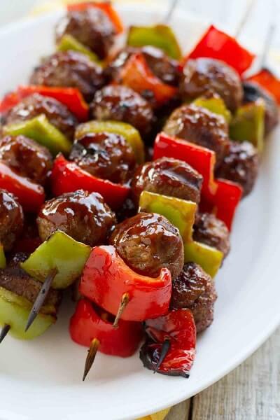 Find 35 easy grill recipes here. You will love these easy grilling recipes to get dinner on the table fast. So yummy and the entire family will enjoy these easy grilled chicken recipes. They are budget friendly and easy to make. Try these easy grill recipes! 