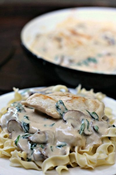 Make dinner time a breeze with these easy chicken pasta recipes. Try over 20 chicken and pasta dishes everyone will love. Get dinner on the table fast!