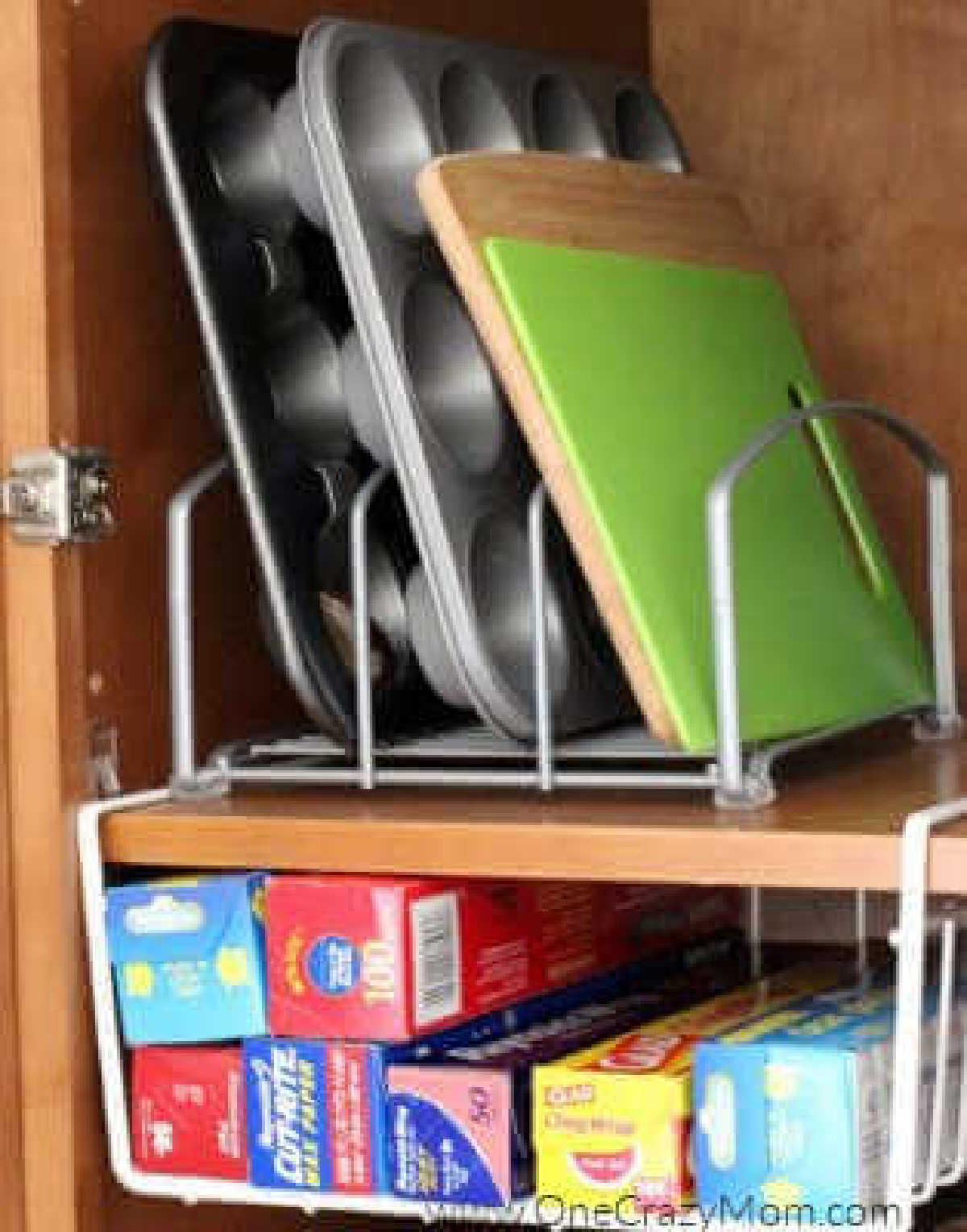 Pantry organization ideas do not have to cost a fortune. Learn How to organize your pantry with these 17 easy pantry organization ideas.