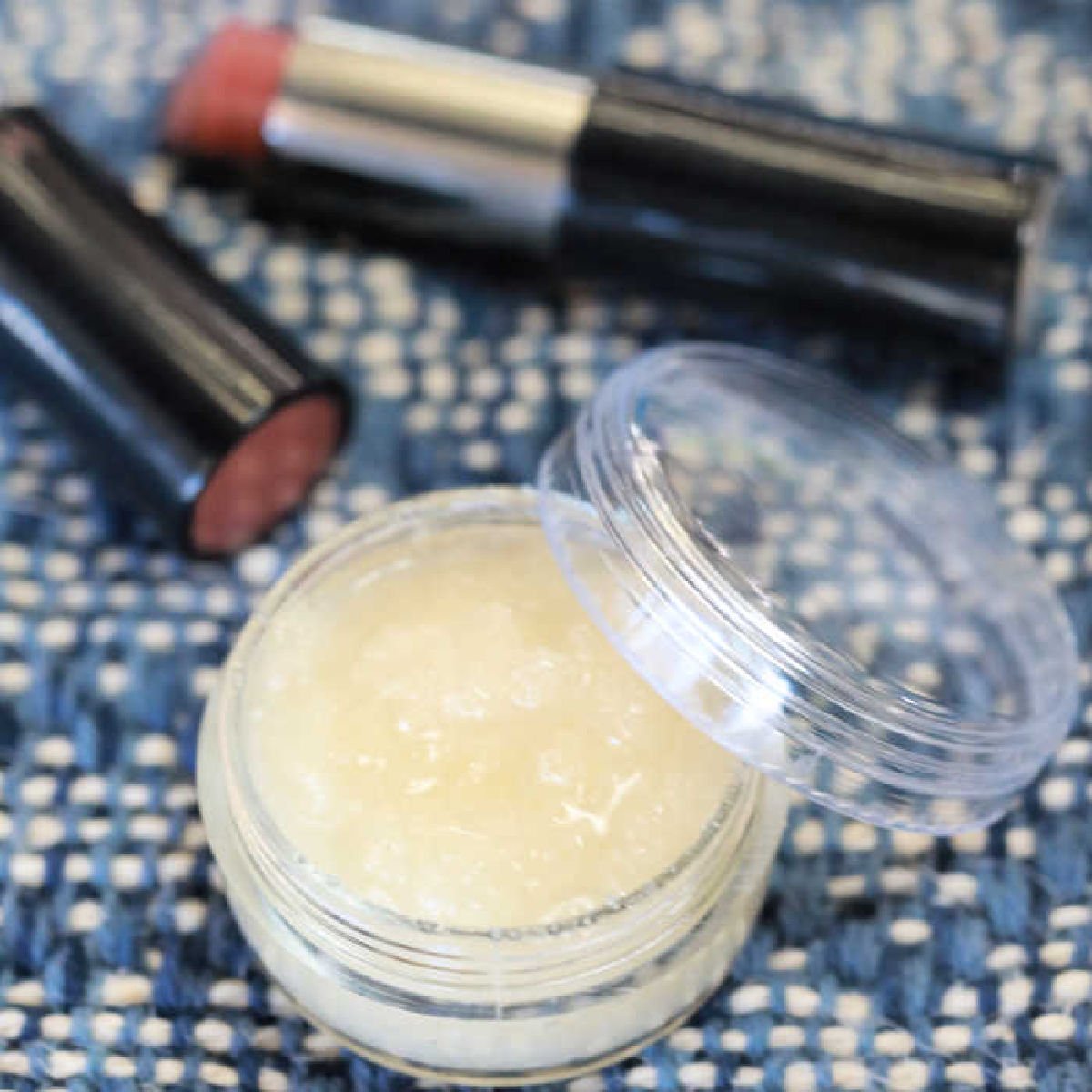 Make this easy DIY Lip Scrub that will leave your lips soft and exfoliated.  With only 4 ingredients, you can easily make this lip scrub recipe.