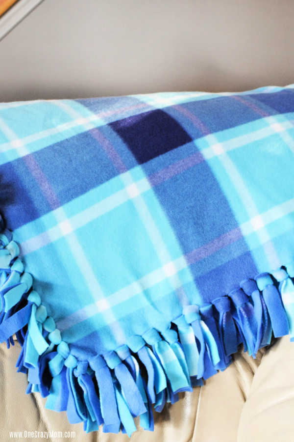 How to make a fleece tie blanket easy no sew fleece blanket