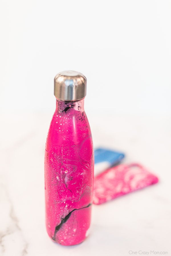 Have you been wondering how to hydro dip? We have a very simple but fun tutorial so you can learn all about hydro dipping. Have you been wondering how to hydro dip? We have a very simple but fun tutorial so you can learn all about hydro dipping.
