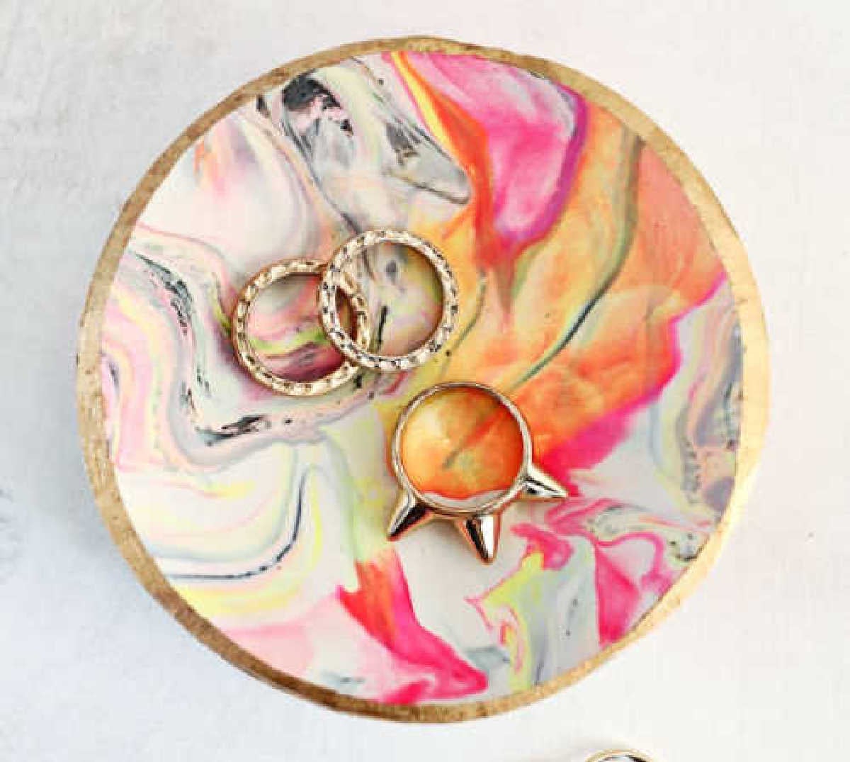Get started today with over 15 Polymer Clay Ideas that are fun for kids and adults. Choose a polymer clay tutorial and be prepared to have a blast.
