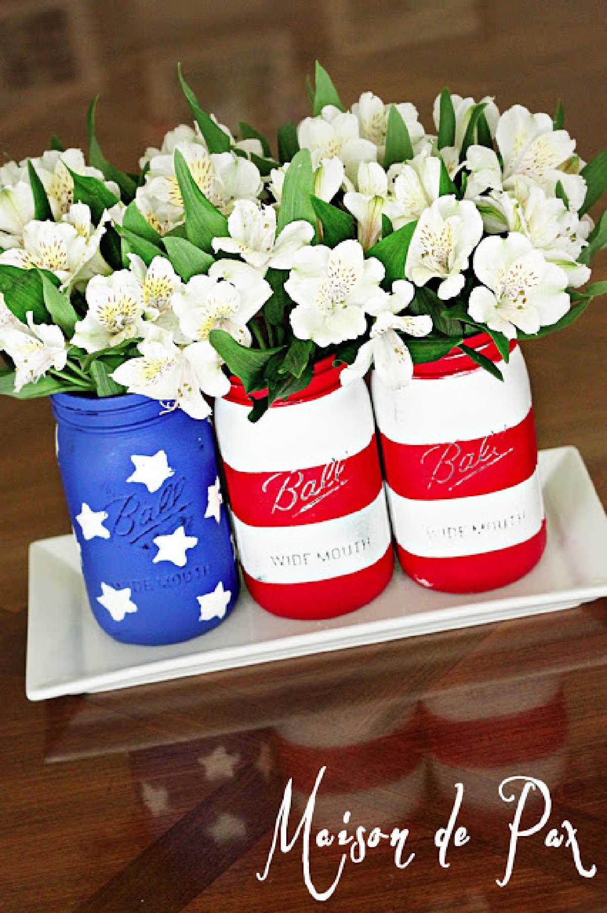 We have simple and easy 4th of July decorations. All you need is some red, white, blue, and a little creativity to make these amazing patriotic decorations.