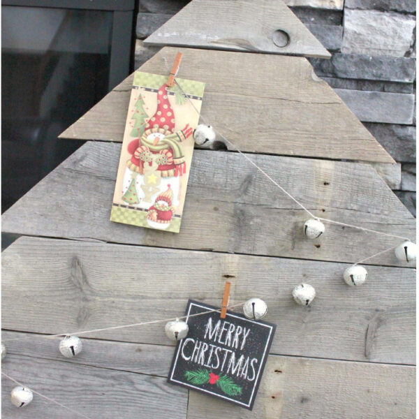 Christmas Pallet Ideas - 25 Christmas Ideas with Pallets